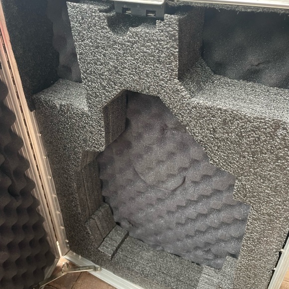 Gear Case Infocus For Projectors.
With internal protection foam and wheels . - Picture 12 of 13